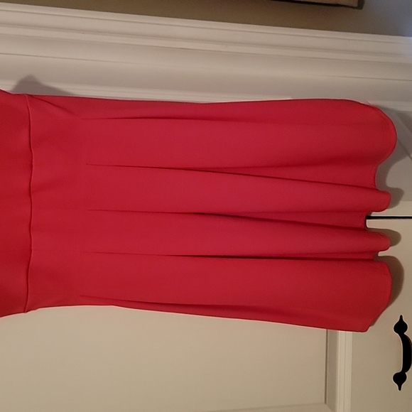 Simons coral dress - Picture 4 of 7